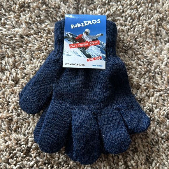 GAP Kids fleece scarf, Justice convertible sequin gloves and NWT magic gloves - Picture 4 of 5